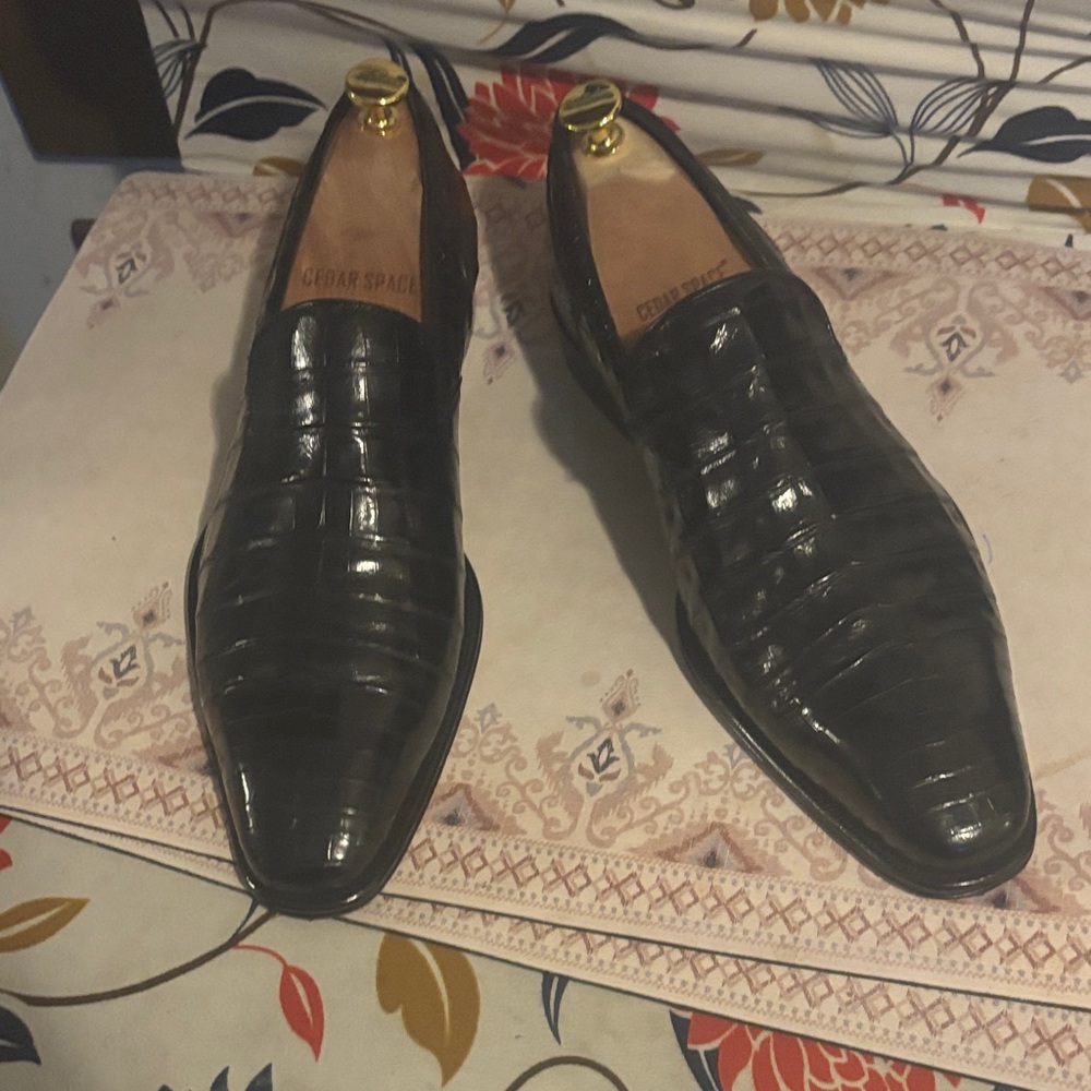 Mezlan Black Crocodile Pattern Loafers